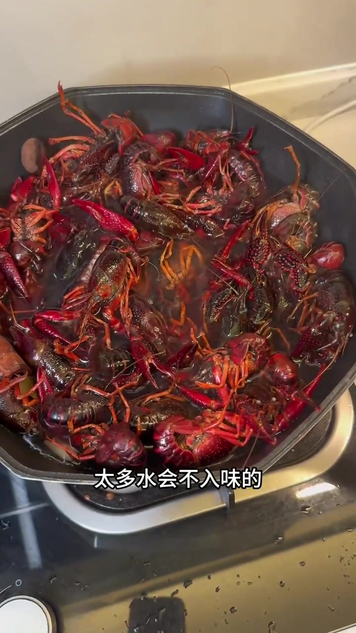 夏天适合广东宝宝的冰镇小龙虾