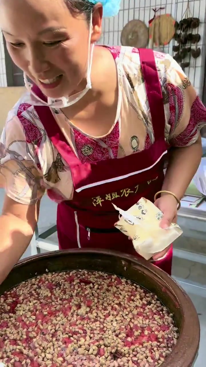 家乡特产西瓜干酱豆制作方法、分享给大家!