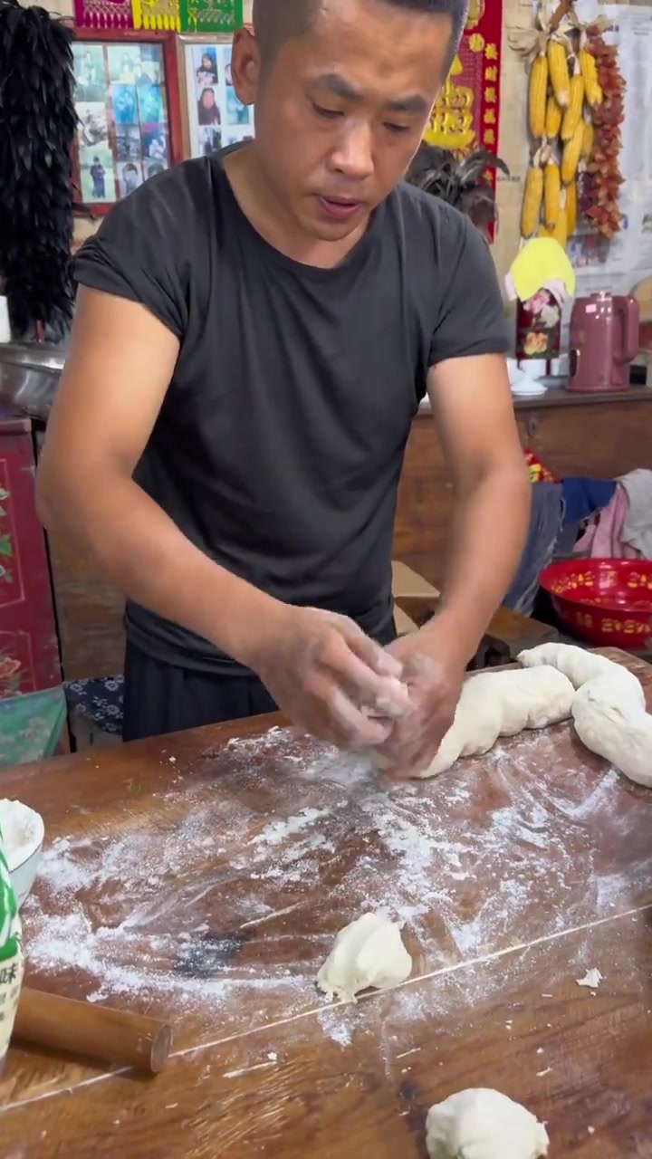 傻柱子酸菜肉大包子