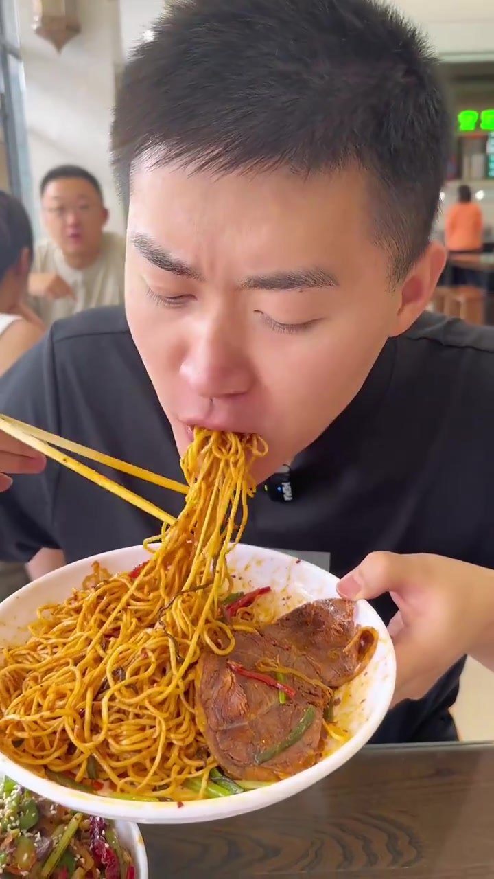 兰州人请客的排面 如果有外地朋友来兰州想吃个牛肉面