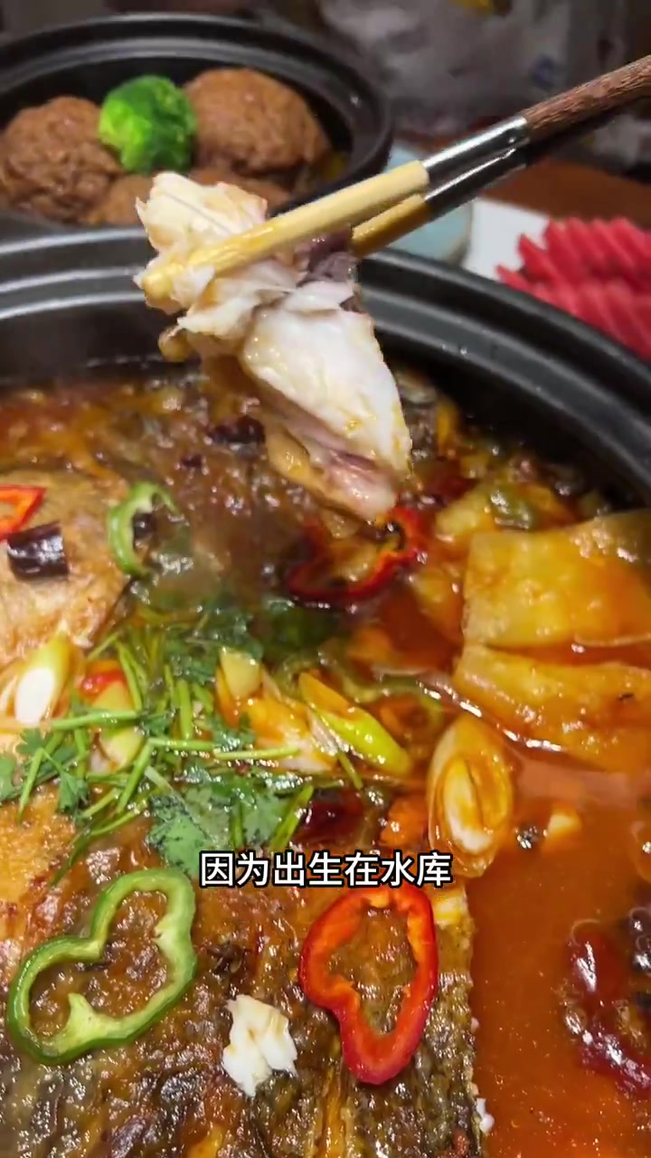 朋友的砂锅居又开二店了,新品猪肚鸡真不错