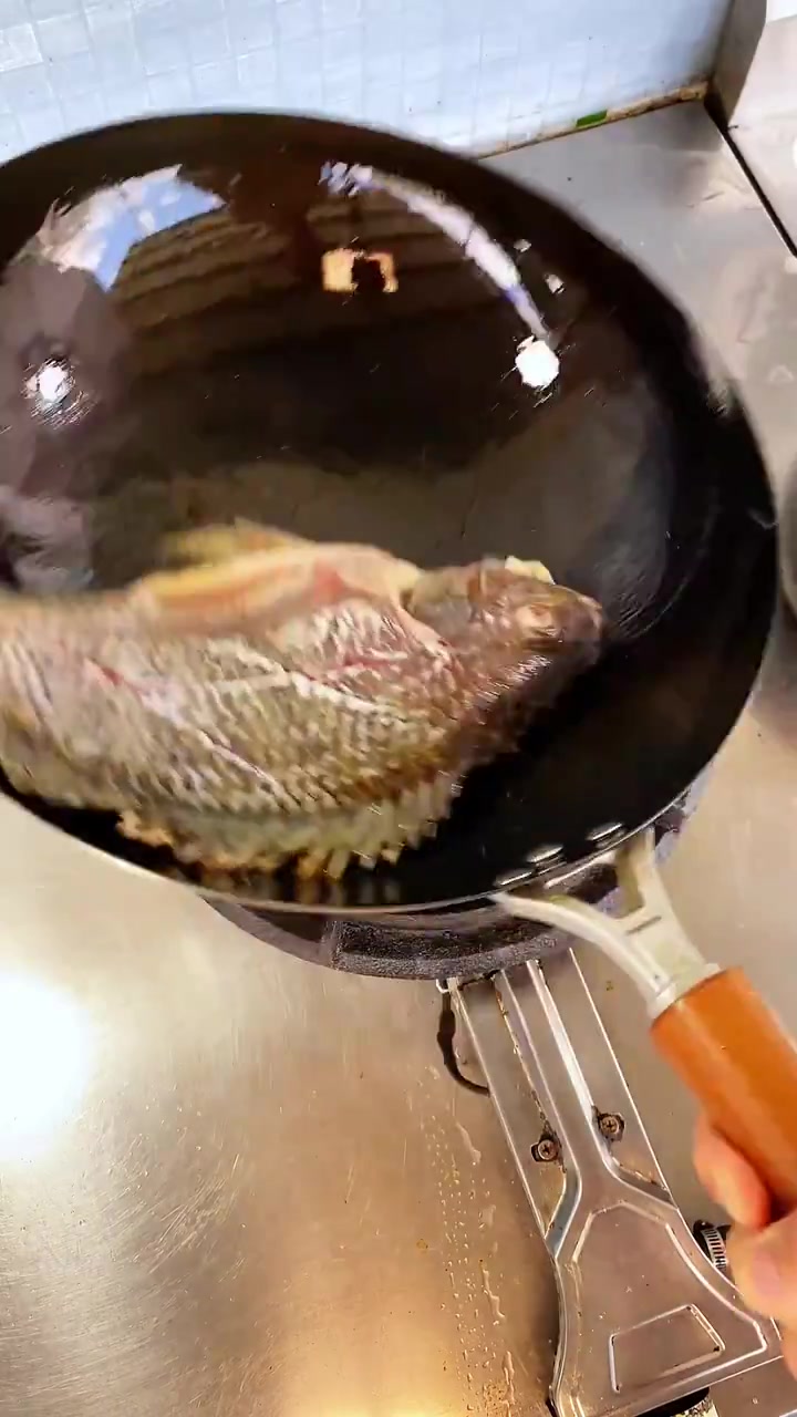 夏天没胃口?做这道超下饭的罗非鱼腐竹煲,您觉得怎么样