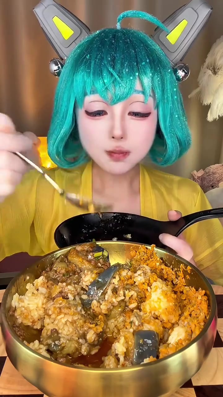 蟹黄鱼香茄子盖饭?