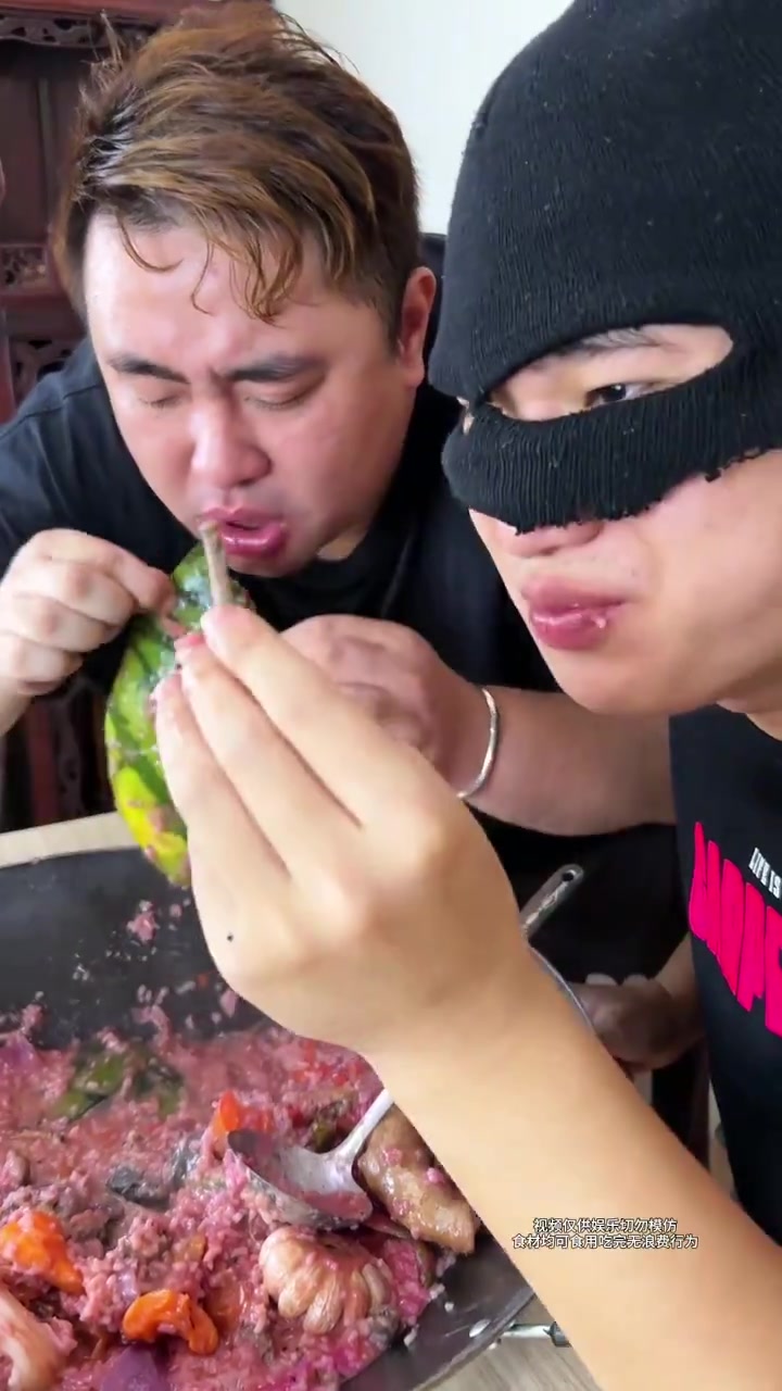 鸡架泡饭吃出男人的浪漫