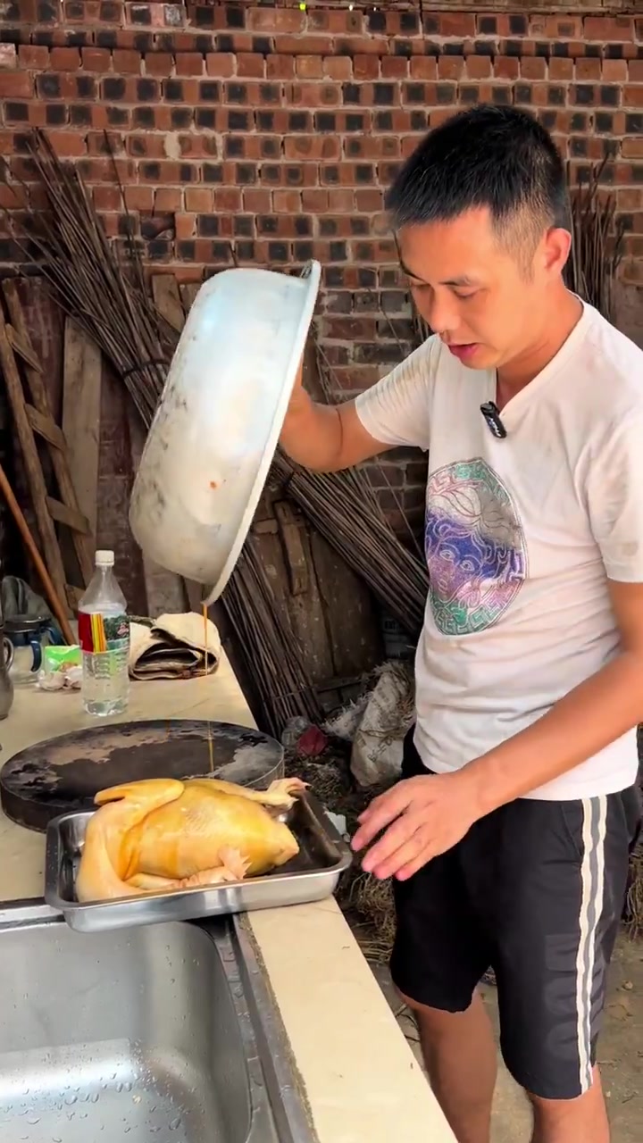 荷叶盐焗鸡 我感觉广西人除了过年的时候不想吃鸡