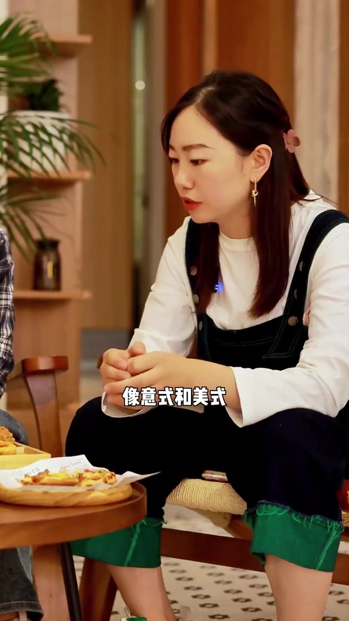 你有吃过手抓做的披萨和芝士包的包子吗?