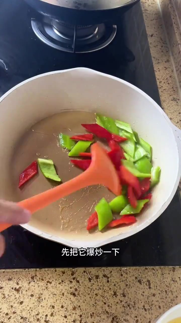 我家的晚餐 红烧鳊鱼 油豆腐黄芽菜 豆酱烧虾 啤酒煮蟹 蚝油牛肉