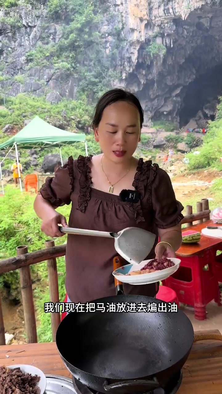 这就是我们马山的特色美食沙姜炒马肉制作教程