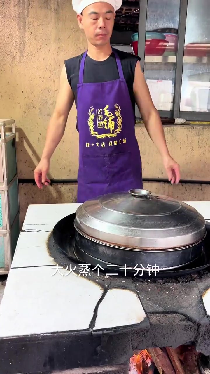 一道我们湖北洪湖的炕蒸藕分享给大家,表皮酥脆爽口