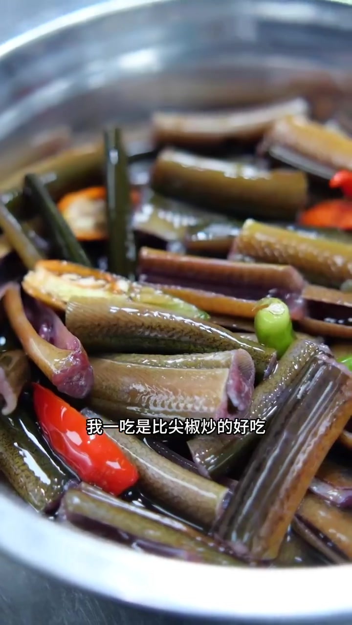 韭菜子鳝 细细的黄鳝段炒韭菜,不辣,不一样的吃法