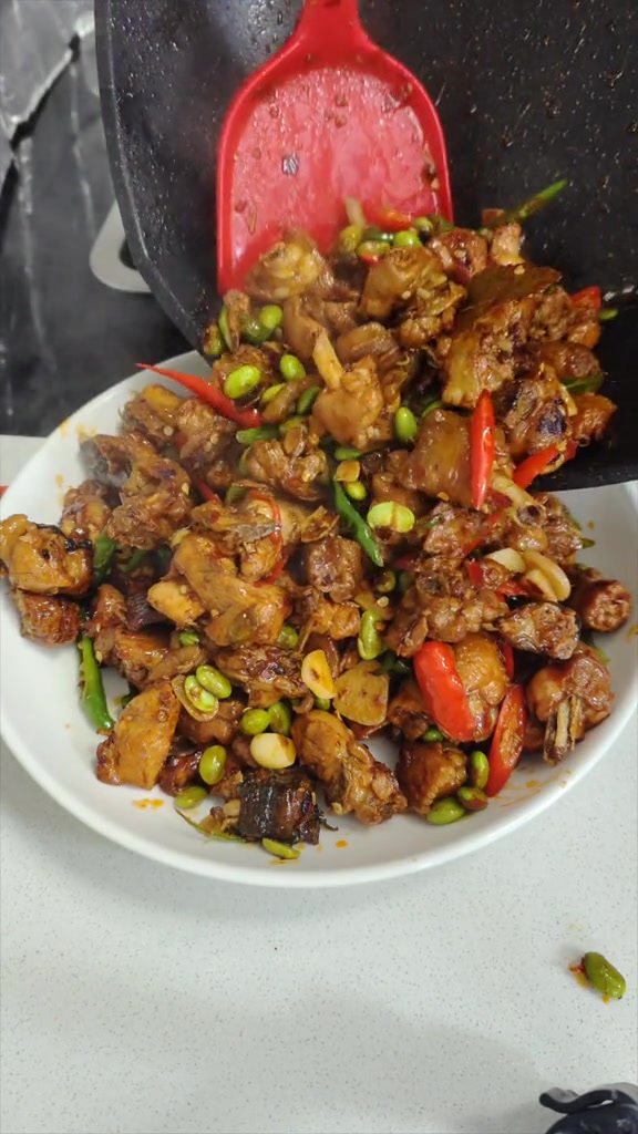 今天午饭做了干蹦鸡
