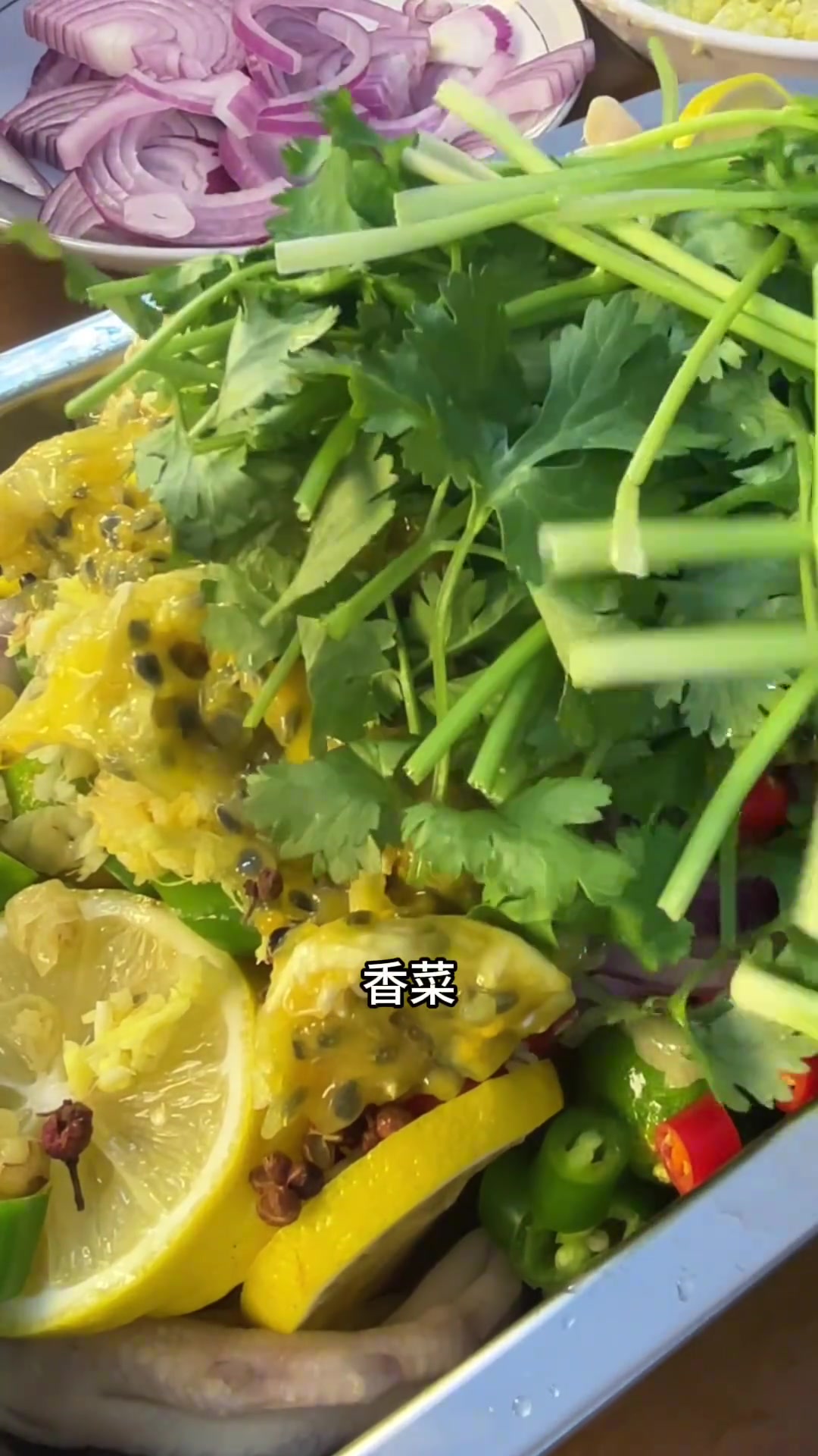我妈念念不忘 下班回去给她制作一道柠檬酸辣鸡爪鸭爪