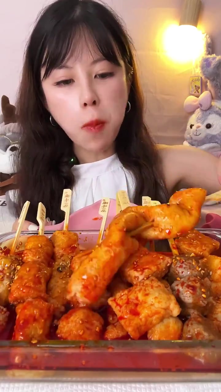 关东煮串串和小甜品哦 好喜欢关东煮里的萝卜嘿嘿