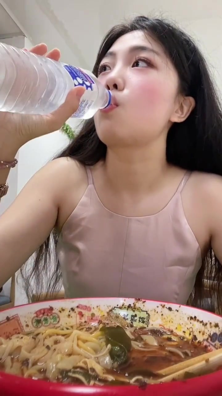 说白了麻辣烫和盖饭才是我心里的东北必吃