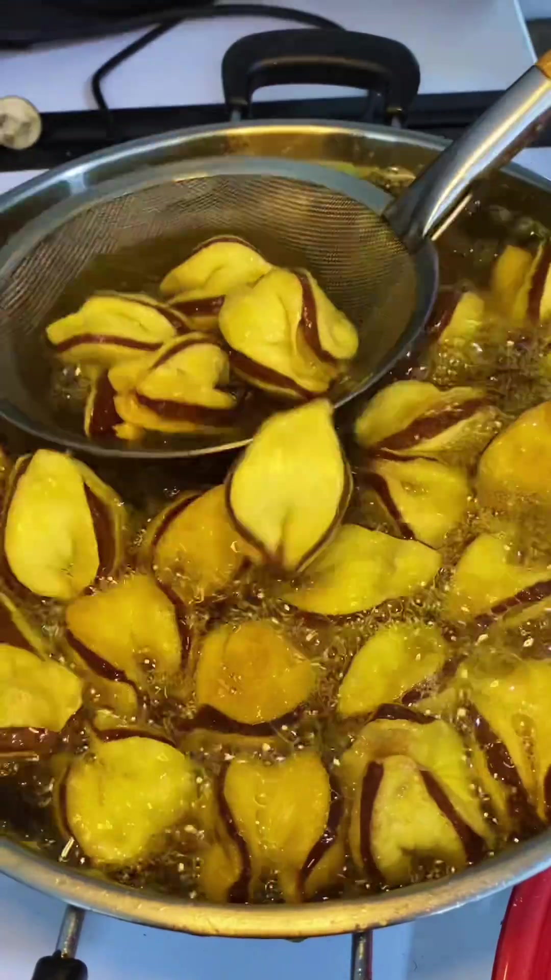 今天做个新花样,炸核桃酥