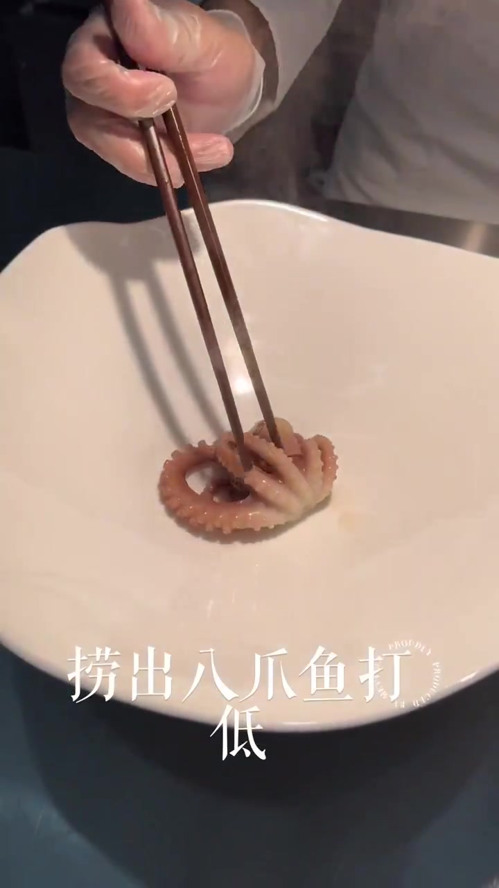 鸡汤韭香八爪鱼教程 韭菜和八爪鱼天生就是一对绝配不是吗?
