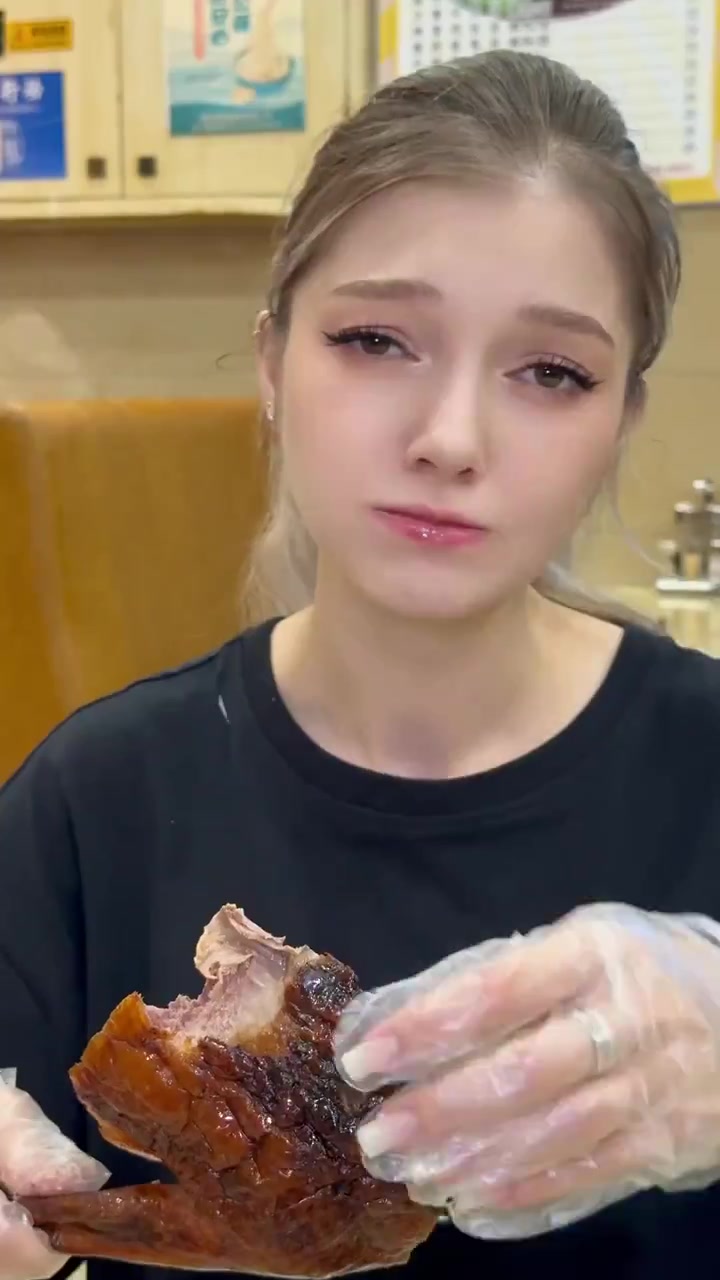 家人们,怎么我才知道广东的烧鹅这么好吃啊