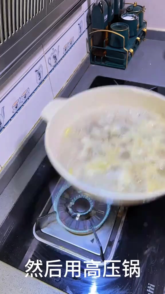 猪蹄炖雪豆这样做出来营养价值特别高
