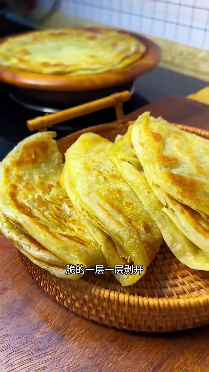 今天炖了排骨海带冬瓜薏米汤,搭配了烙油饼,也是美味的一餐