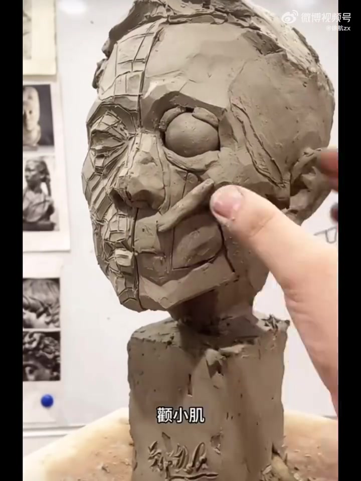 面部的结构,比较简单的结构,实际要复杂很多,尤其面部血管的分布复杂程度更好,只有很好掌握解