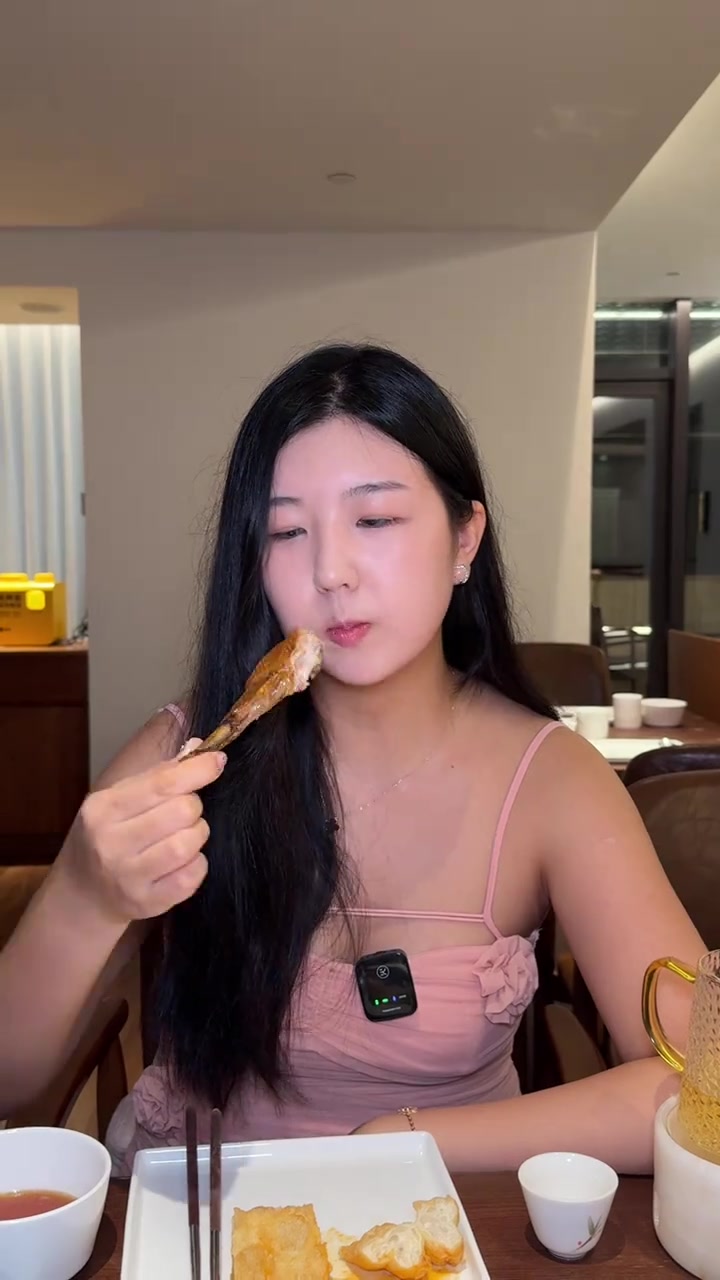 这不是在写真馆!这是上海的闽南菜餐厅!