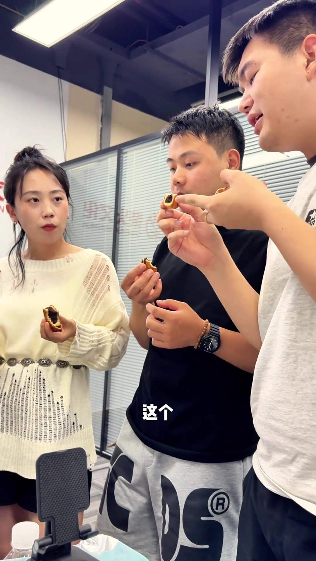 你们猜猜哪家最好吃 为了测这个我都配上黑咖啡了