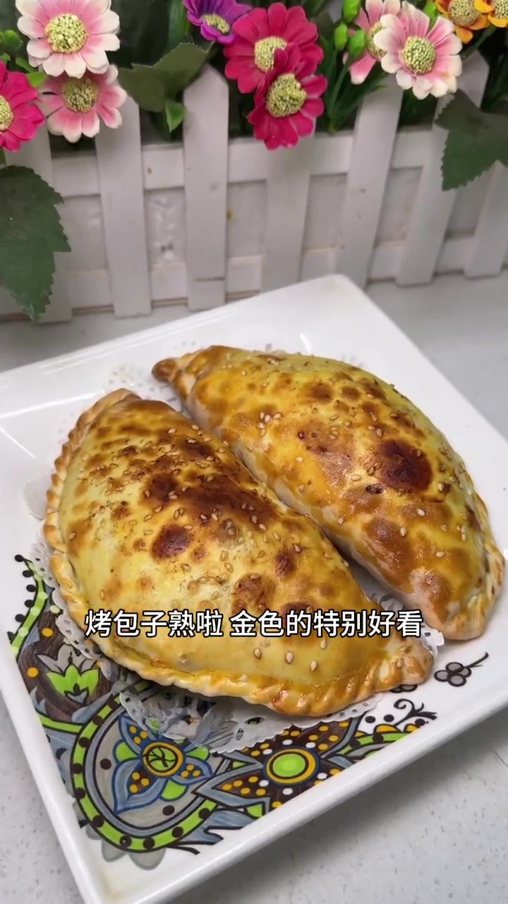 今天带来的是超好吃的家庭版空气炸锅烤包子 快来试试吧