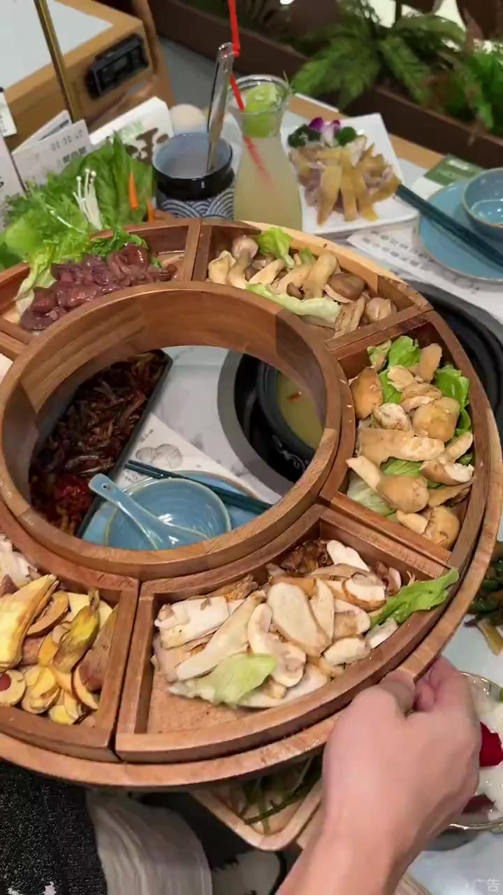 市区内 平价菌汤锅!好吃 好喝 鲜!