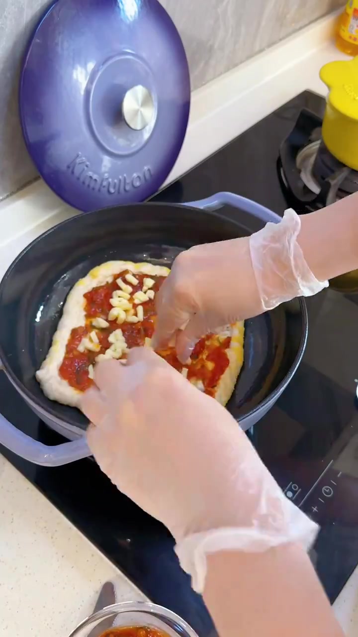 平底锅配合空气炸锅也可以做饼底脆脆的披萨?