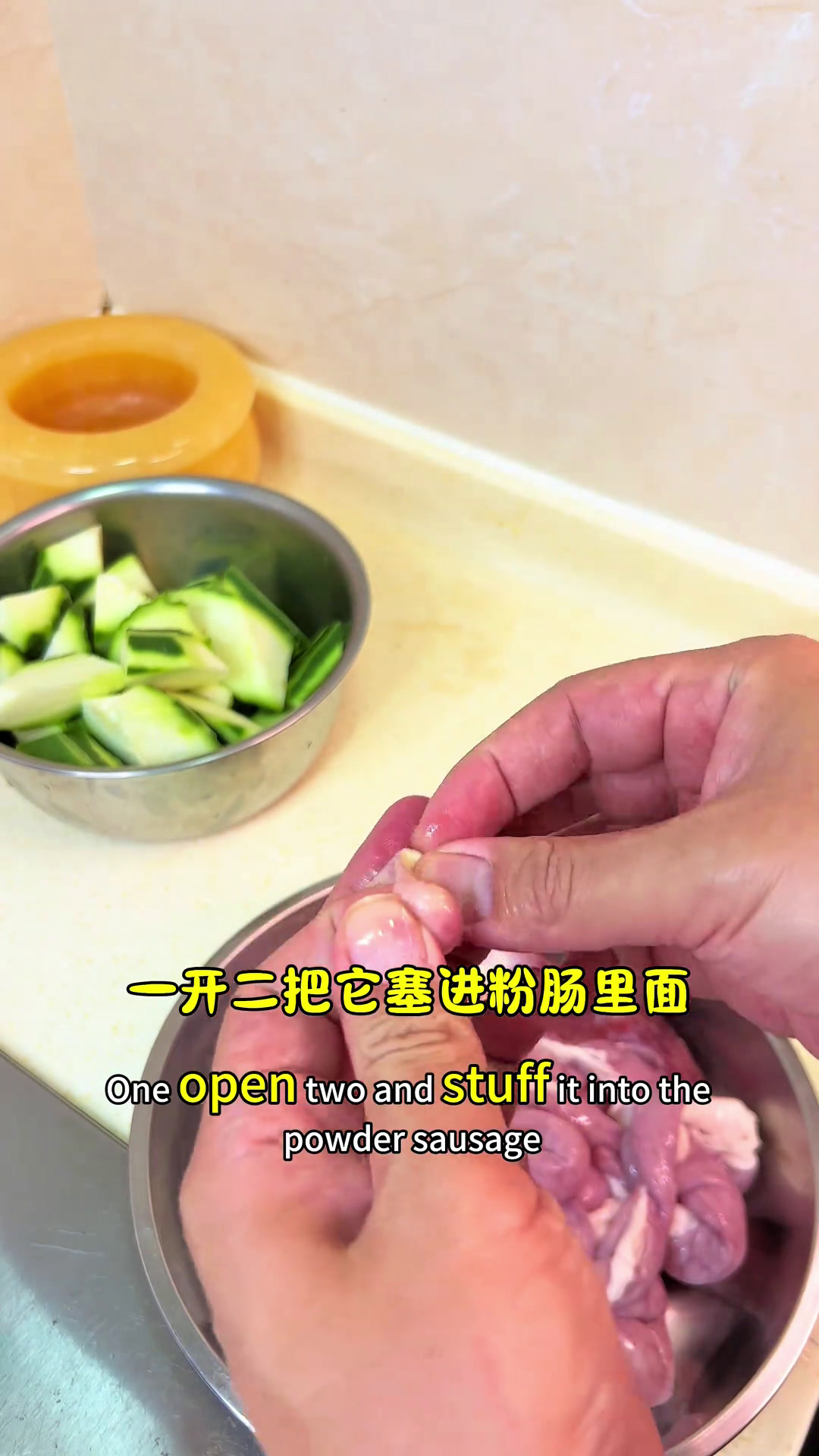 到夏天老广必须要有生滚汤!太好喝了丝瓜猪杂汤～