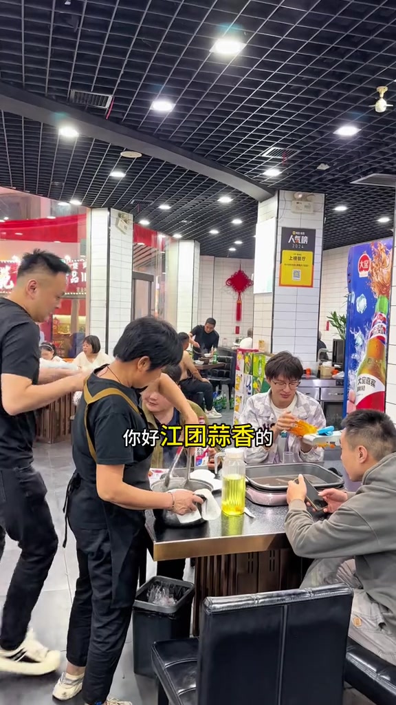 12年纸包鱼老师傅!实体店手把手教你如何做好鱼!