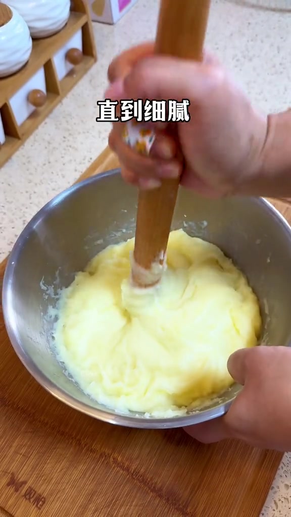 今天吃山药鱼子,配上羊肉蘑菇汤绝了,土豆和莜面就是很配