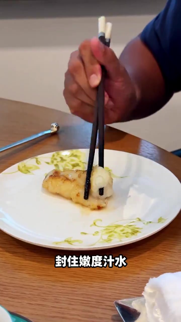 一周开一天的私房菜?坐在厨房吃炒菜!