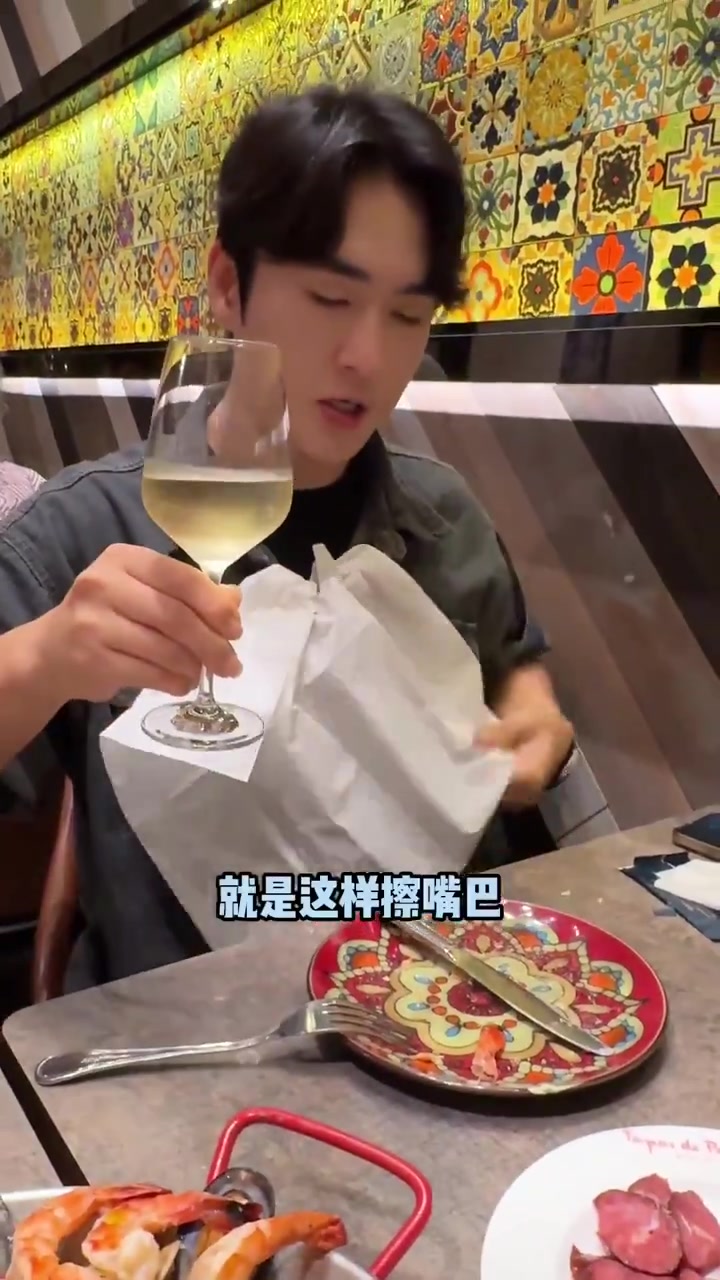 今天吃葡萄牙菜,味道太重了,每一口都咸