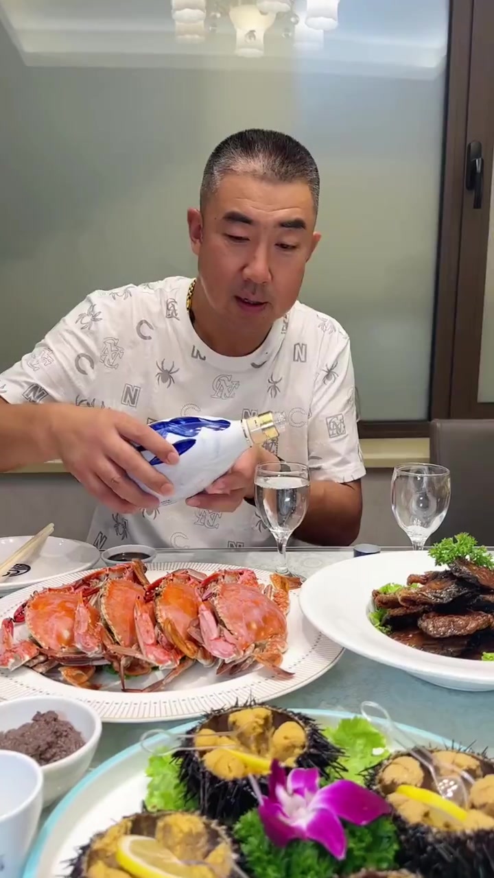 外地网红来大连海云饭店开盲盒 欢迎全国朋友来大连玩