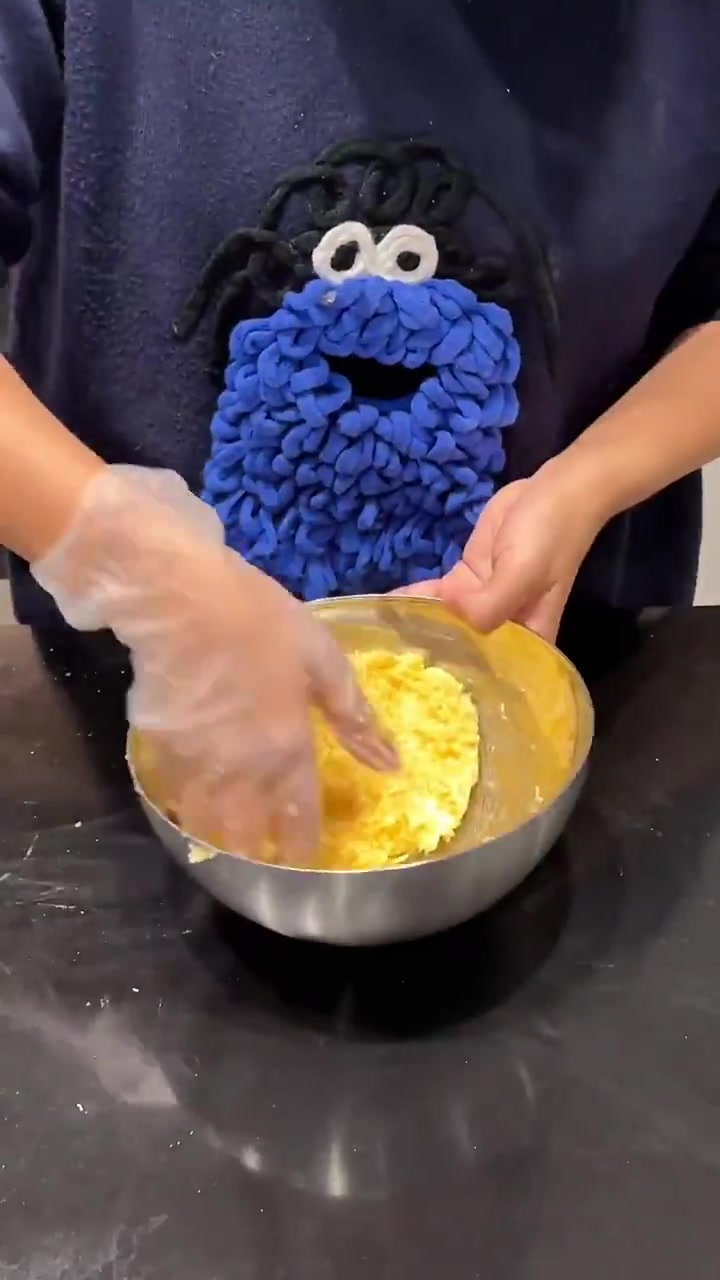 小兔子奶黄包·流心月饼·荷花酥 surprise!