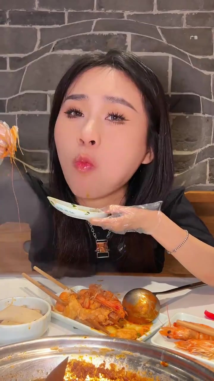 不是其它火锅店吃不起!而是麻辣英雄更有性价比