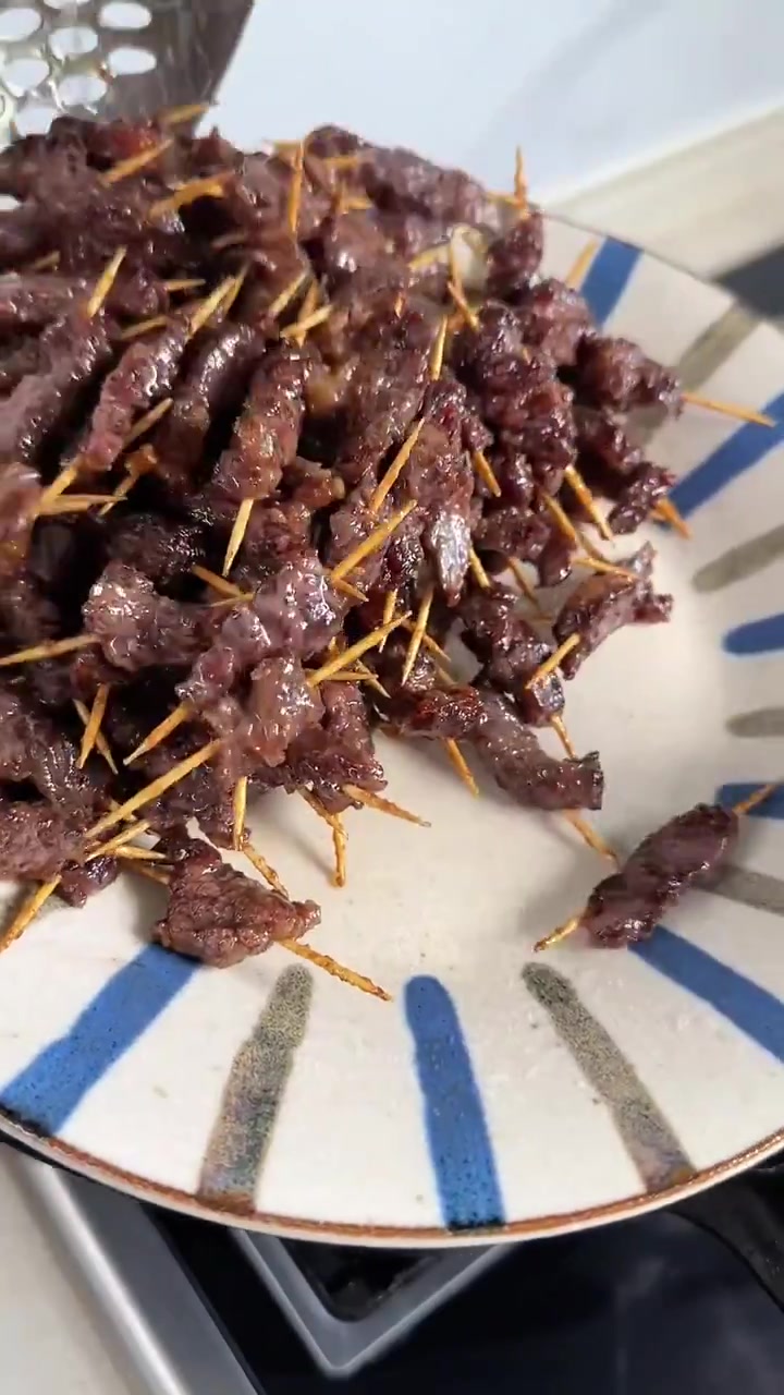 牙签牛肉我做过最简单又好吃的配方,真的比烧烤还要好吃