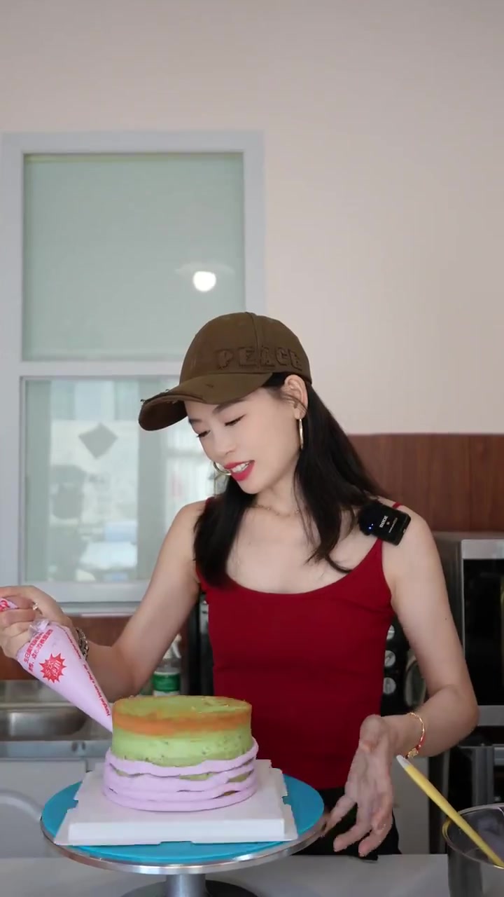 身边的亲人多吃蛋糕的机会就多