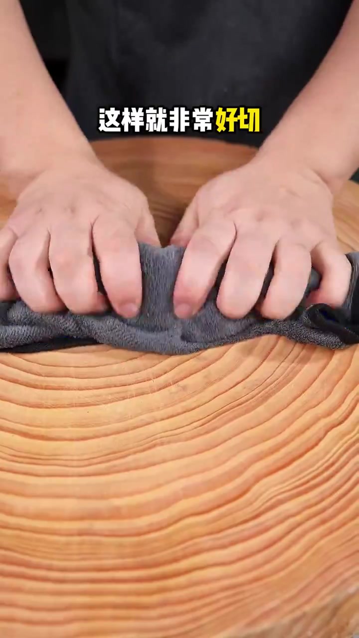 猪肚不要焯水,像我这样直接生炒,真的是又脆又嫩,下酒又下饭