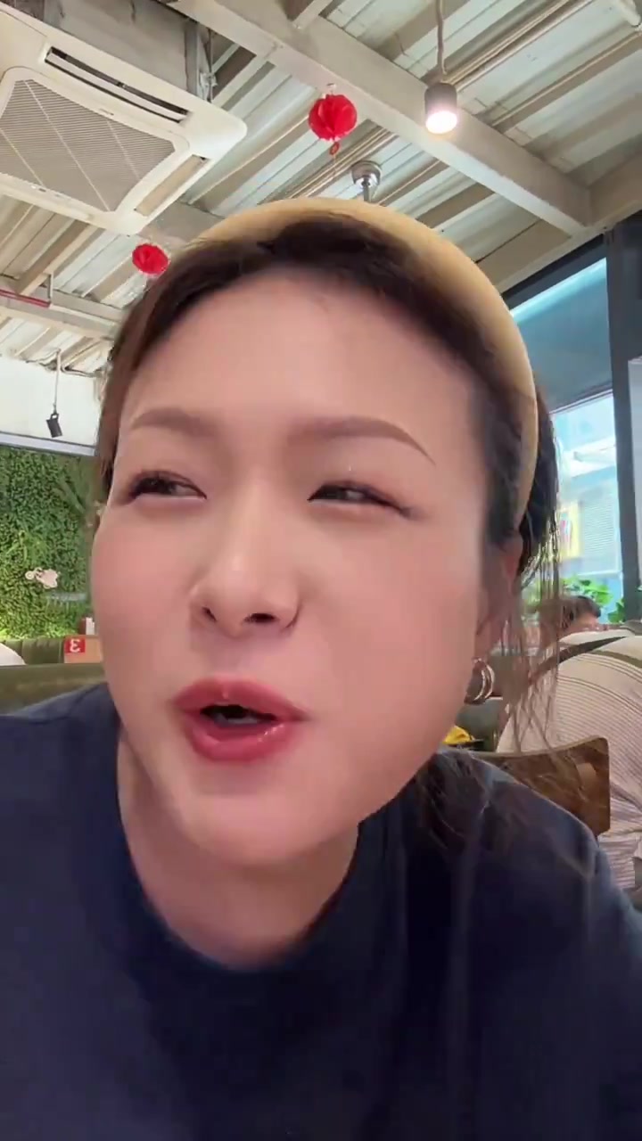 去吃潮汕牛肉火锅了,都是肉不胖人,你们说是吧