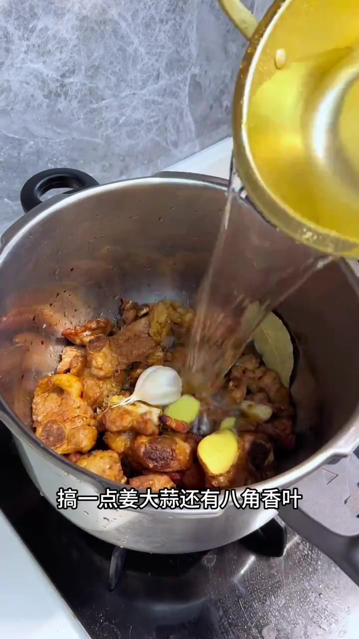 排骨炖芋头,温州每家每户都非常喜欢炖的一道靓汤