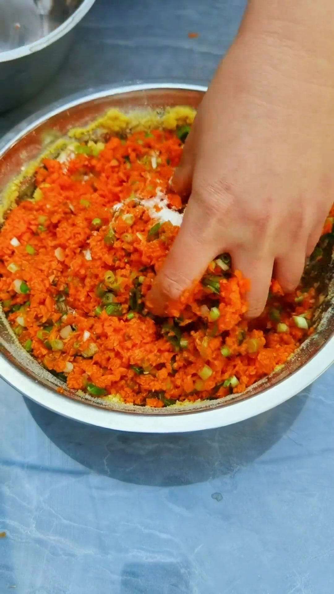 鲅鱼炖萝卜,贴饼子,虽是平凡的一天