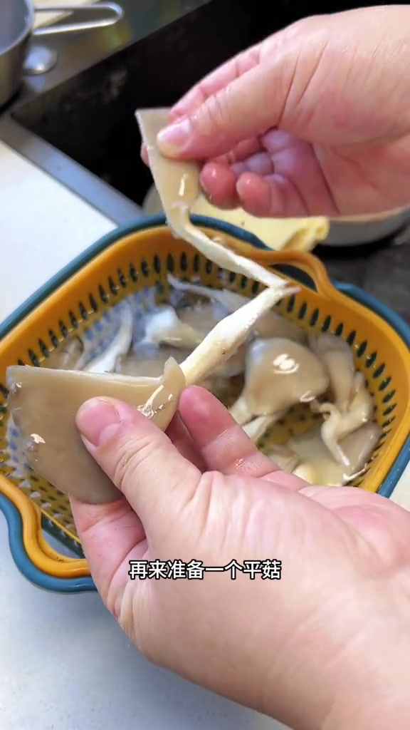 天气太热了,在家做点小碗蒸菜,做法简单,清淡又好吃