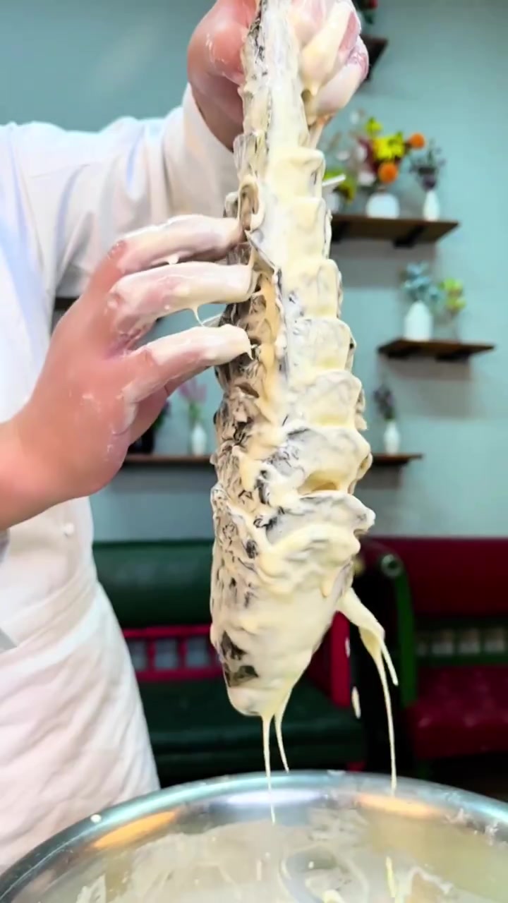 今天带着王管家用我们的黄河大鲤鱼!给大家做一道鲤鱼跃龙门!