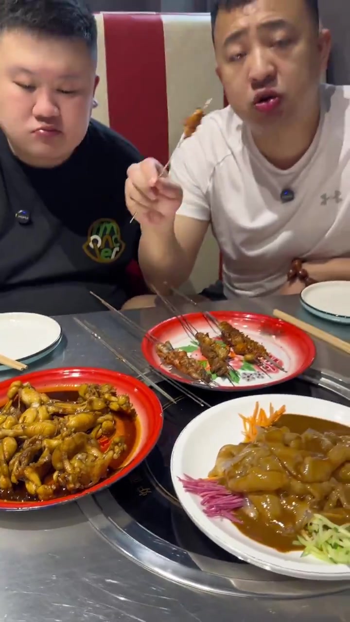 给大家推荐一下咱家的烧烤和辣得跳牛蛙,金满堂·新鲜好食材