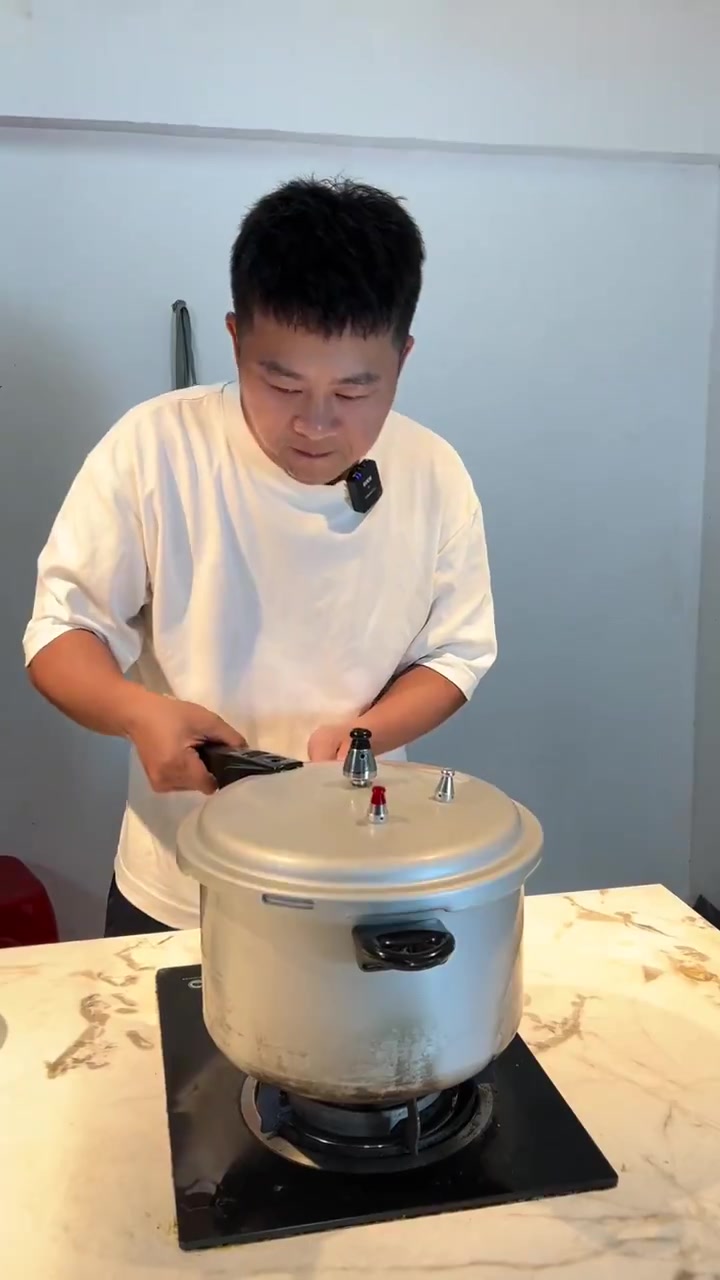 闽南猪肚红菇汤!