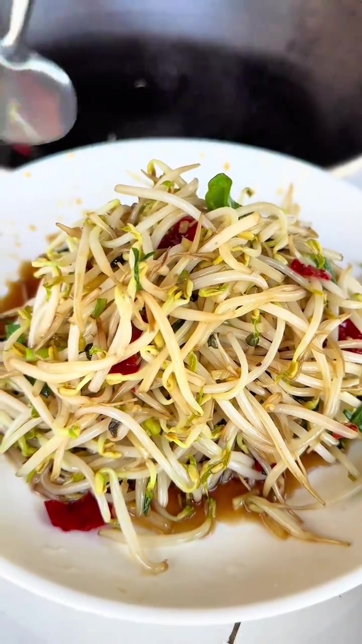 成功复刻小吃摊上的口袋馍夹菜 网上刷到口袋馍夹菜