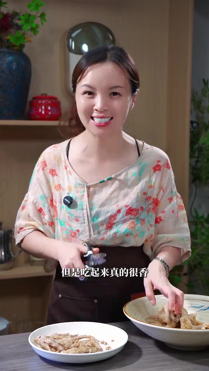 广东茶餐厅必点的一道菜豉汁凤爪,软糯脱骨,个个虎皮!