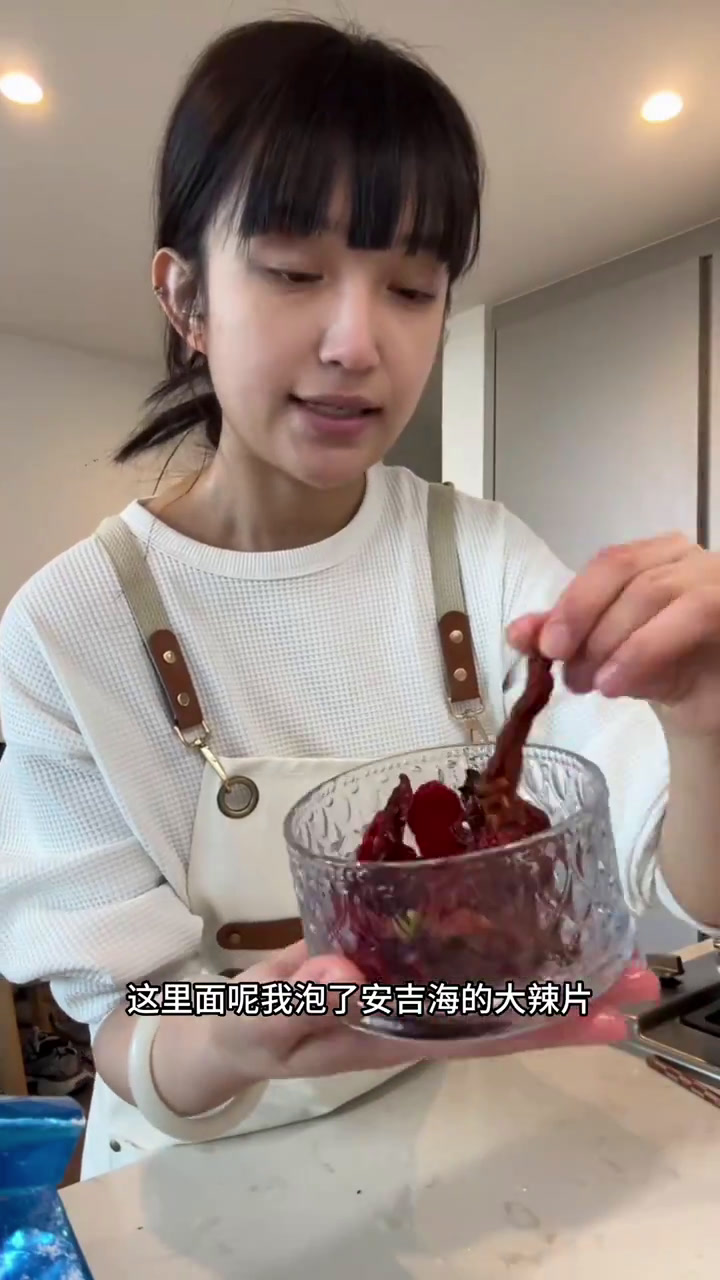我印象里新疆家常味道,就属这一盘二节子炒面了